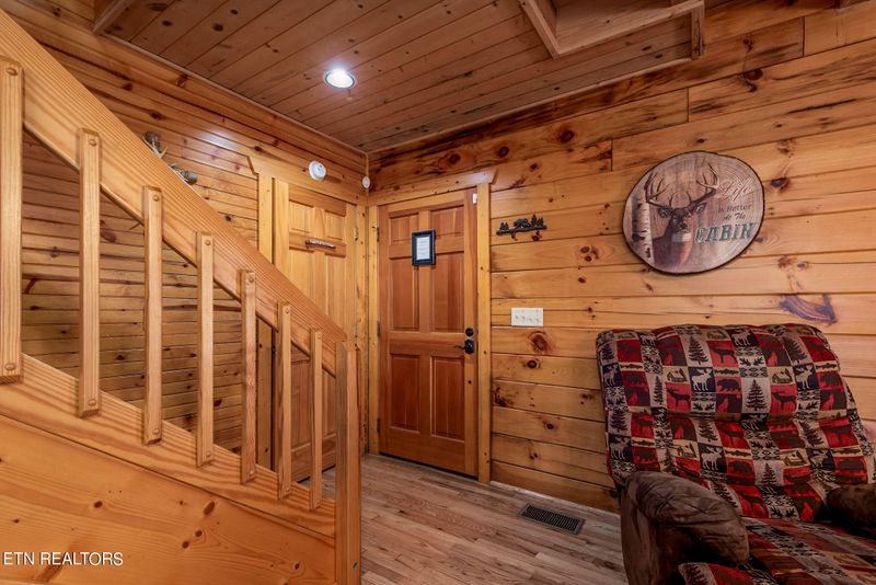2228 Hidden Mountain Rd, Sevierville, TN 37876