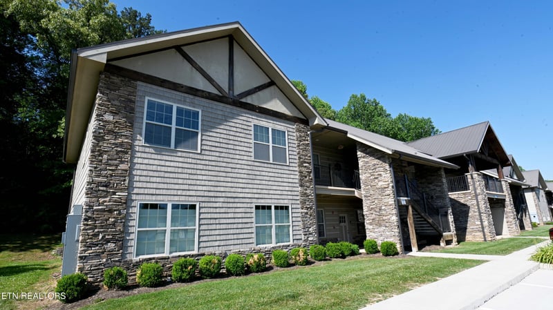 223 Bishops Cap #105, Townsend, TN 37882