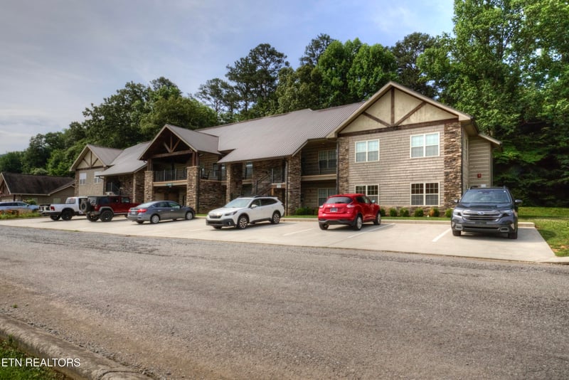 223 Bishops Cap Cir #102, Townsend, TN 37882