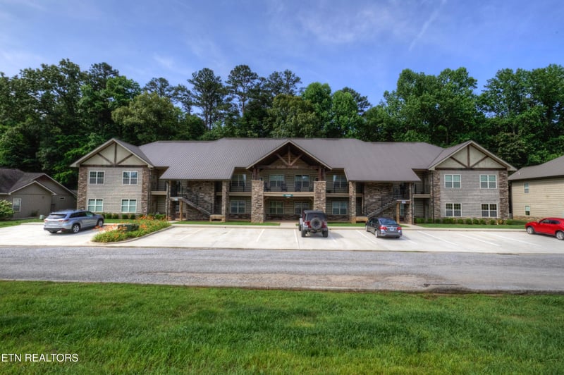 223 Bishops Cap Cir #102, Townsend, TN 37882