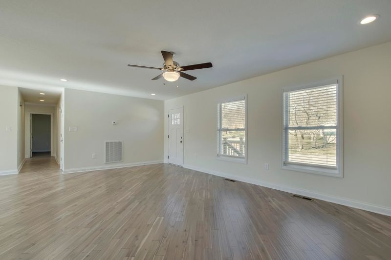 223 Butler Rd, Oak Ridge, TN 37830