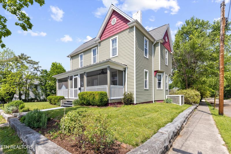 223 E Baxter Ave, Knoxville, TN 37917