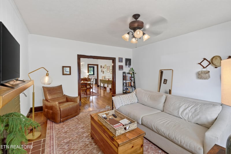 223 E Churchwell Ave, Knoxville, TN 37917