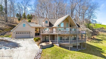 223 Holly Ln, Lafollette, TN 37766