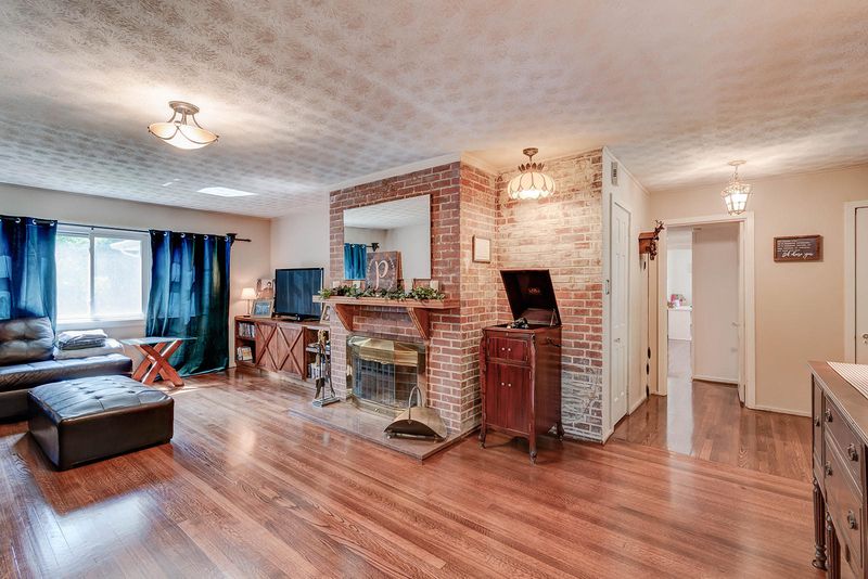 223 Outer Dr, Oak Ridge, TN 37830