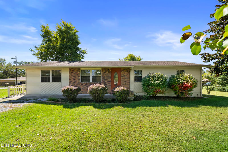 223 Sparta Dr, Crossville, TN 38555