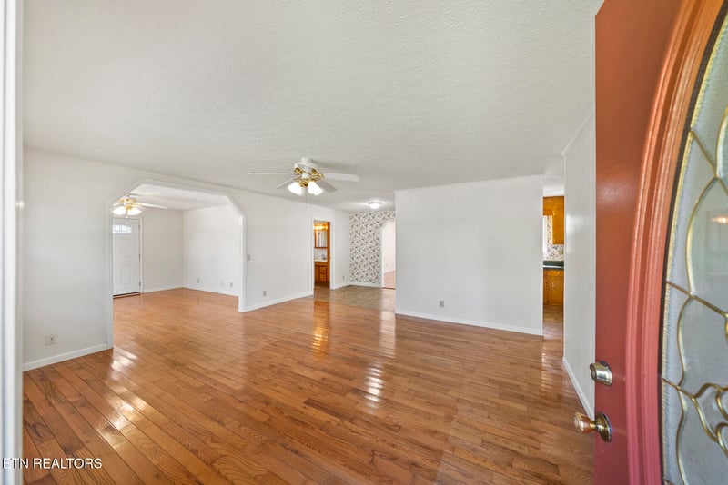 223 Sparta Dr, Crossville, TN 38555