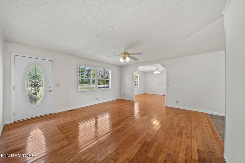 223 Sparta Dr, Crossville, TN 38555