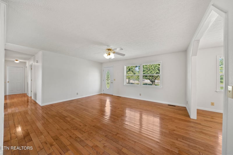 223 Sparta Dr, Crossville, TN 38555