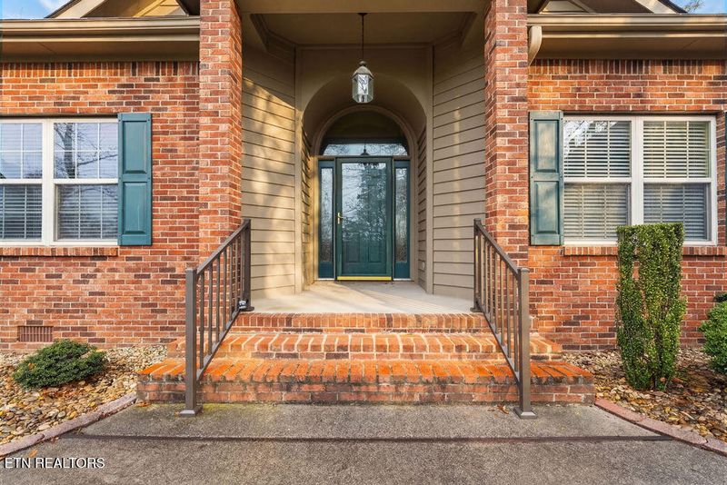 223 Tahlequah Dr, Loudon, TN 37774