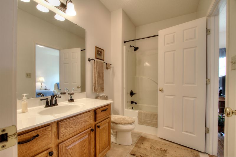 223 Tanasi Lagoon Dr, Loudon, TN 37774