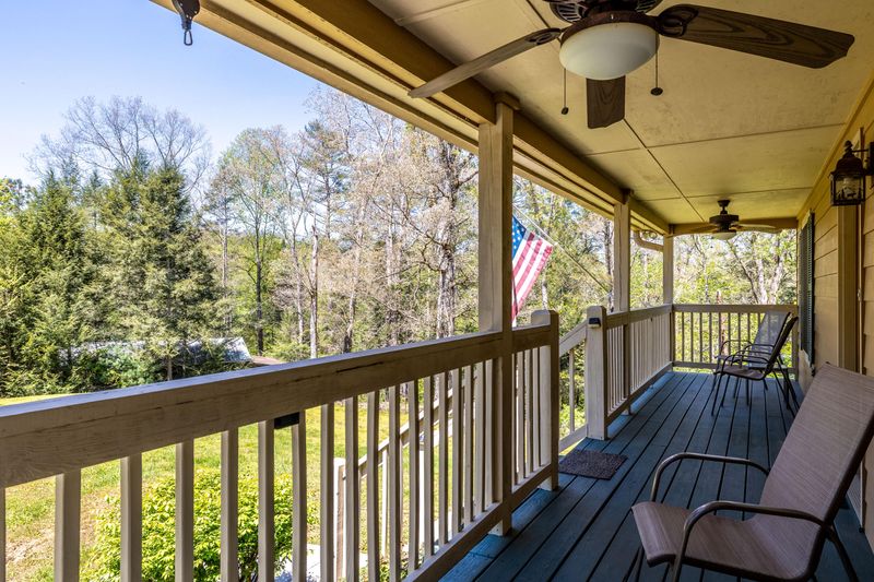 223 Tom Henry Rd, Townsend, TN 37882