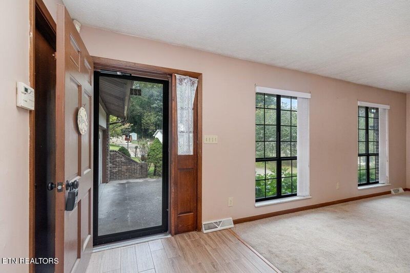223 Tusculum Dr, Oak Ridge, TN 37830