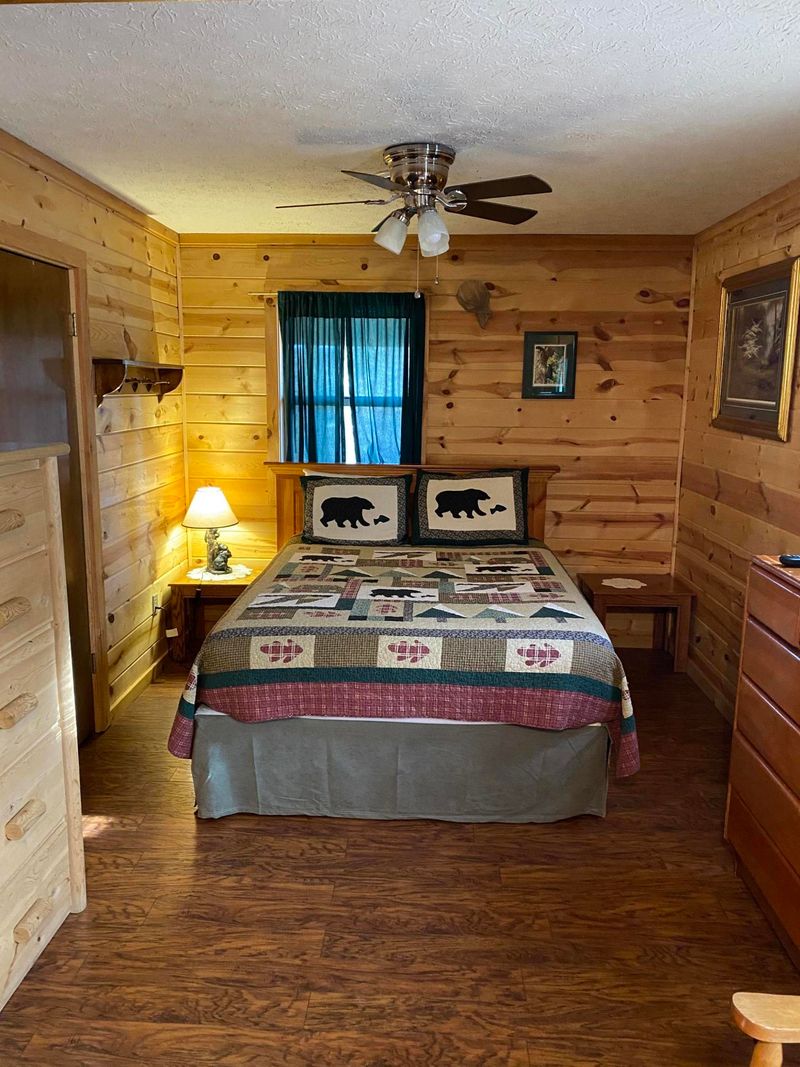 2230 Hidden Mountain Road Rd, Sevierville, TN 37876
