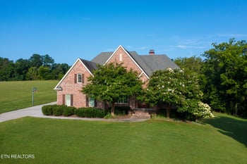 2231 Henge Point Ln, Knoxville, TN 37922