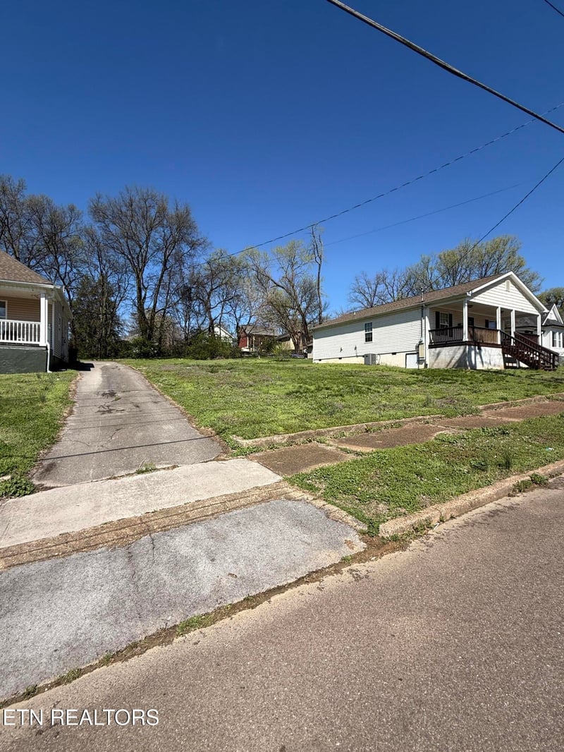 2231 Virginia Ave, Knoxville, TN 37921