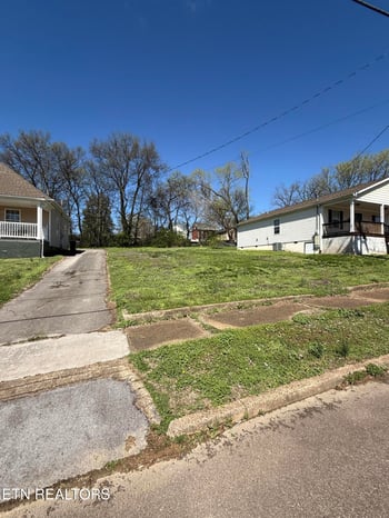 2231 Virginia Ave, Knoxville, TN 37921