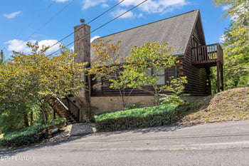 2234 Eagle Feather Dr, Sevierville, TN 37876
