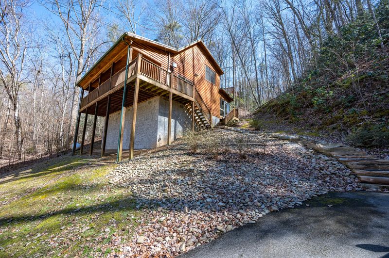 2235 Red Bud Rd, Sevierville, TN 37876