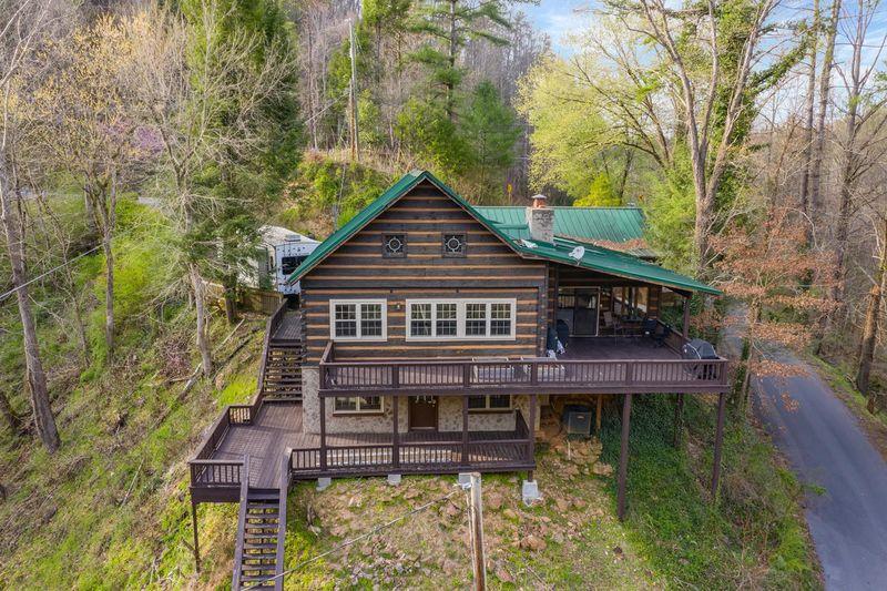 2235 Wears Valley Rd, Sevierville, TN 37862