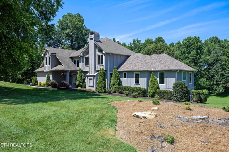 2238 Fallen Oaks Dr, Knoxville, TN 37932