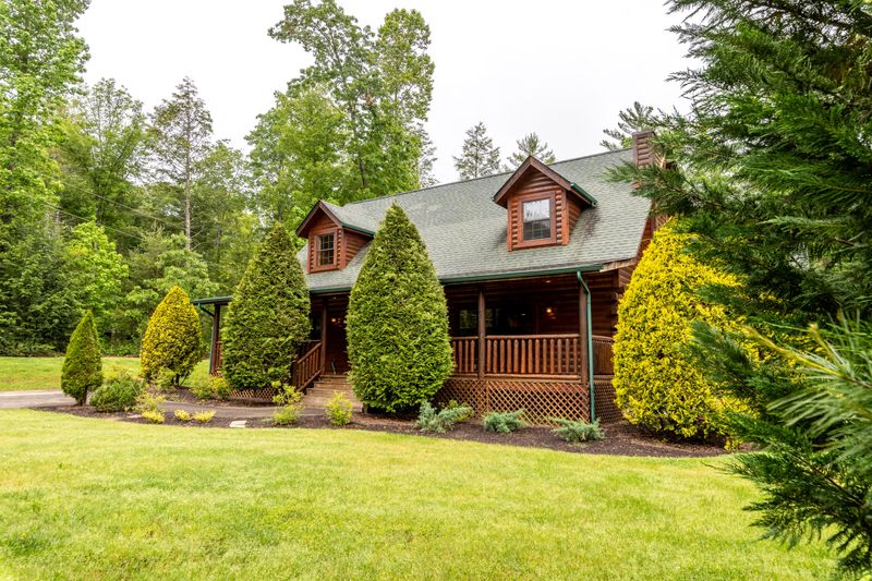 2239 Cub Cir, Sevierville, TN 37862