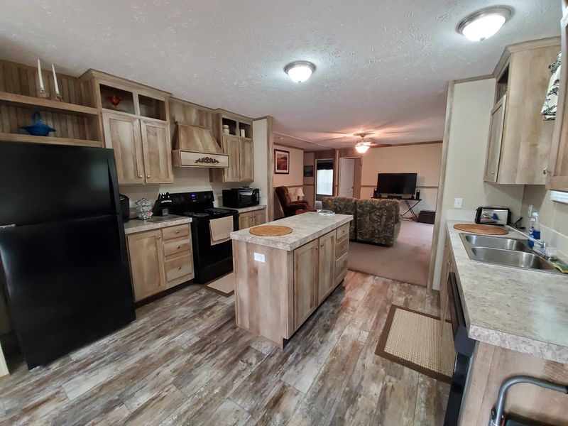 2239 Potters Chapel Rd, Lancing, TN 37770