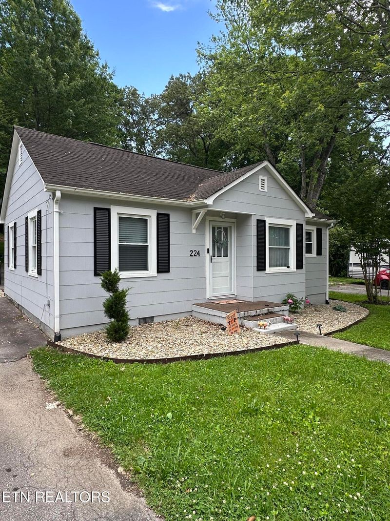 224 Boardman Ave, Maryville, TN 37803
