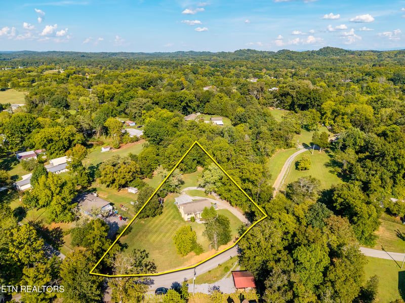224 Cedar Crest Ln, Friendsville, TN 37737