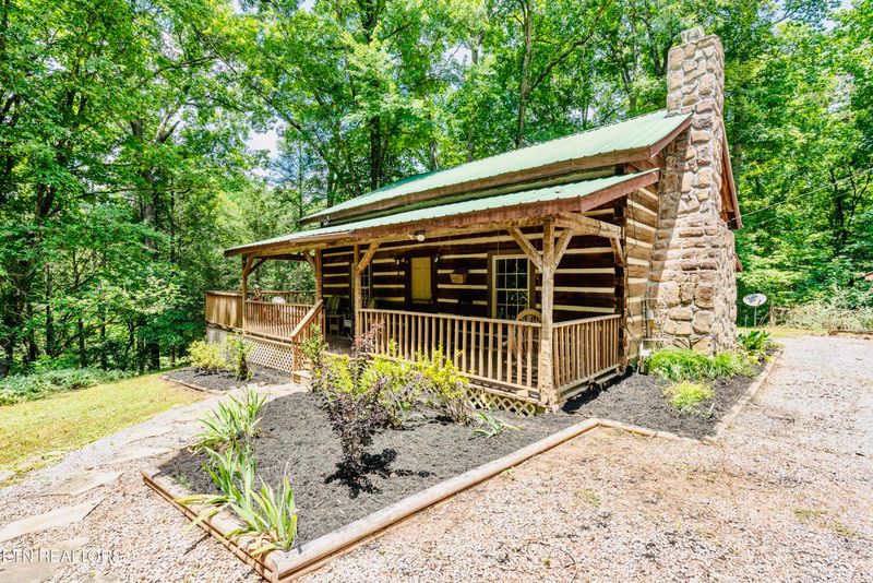 224 Deer Run Dr, Maryville, TN 37803