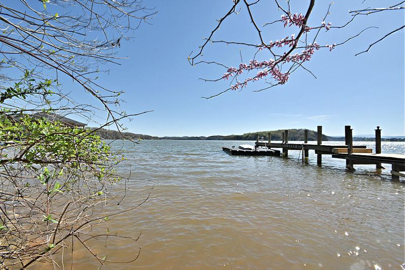224 Dudala Way, Loudon, TN 37774