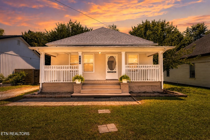 224 E Morelia Ave, Knoxville, TN 37917