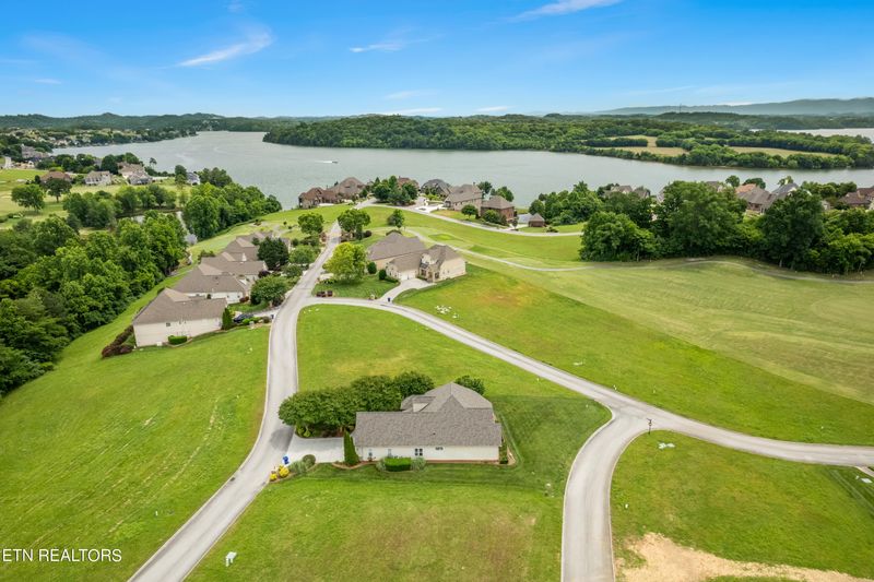 224 Goldcrest Dr, Vonore, TN 37885
