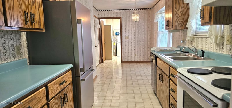 224 Helton St, Kodak, TN 37764
