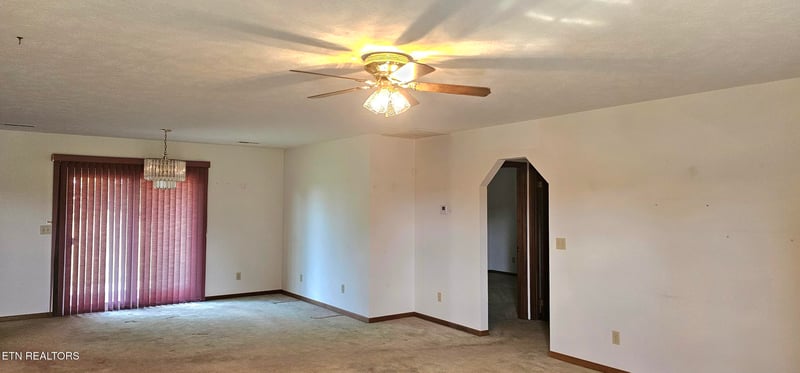 224 Helton St, Kodak, TN 37764