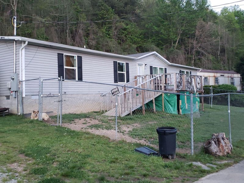 224 Hillside Rd, Oakdale, TN 37829
