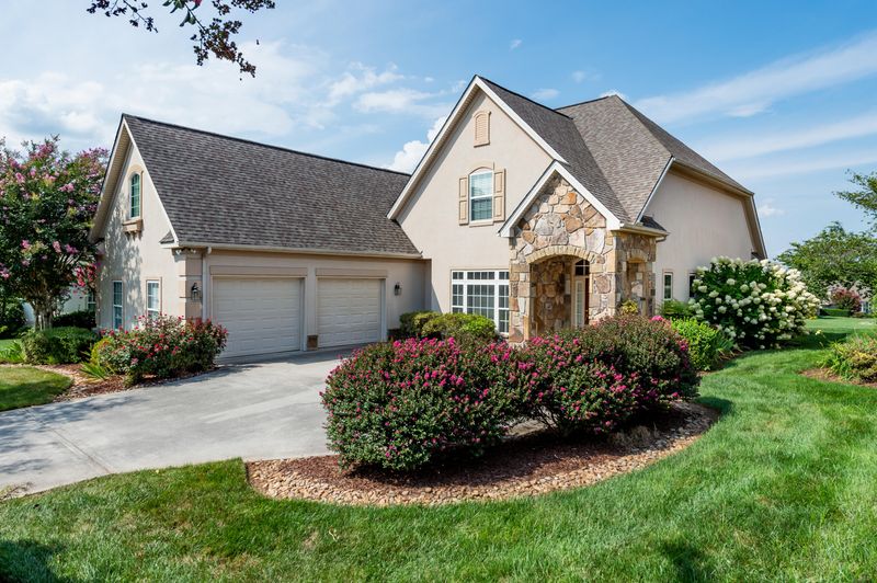 224 Kingbird Dr, Vonore, TN 37885