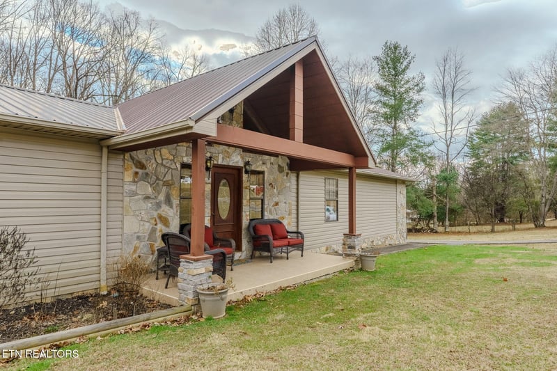 224 Lenz Dr, Kodak, TN 37764