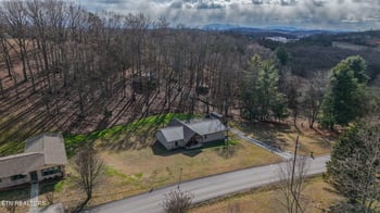 224 Lenz Dr, Kodak, TN 37764