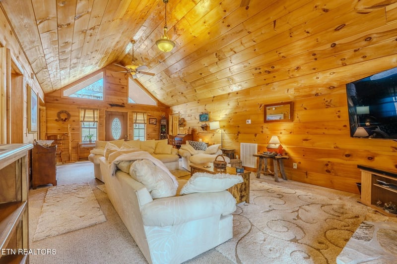 224 Lenz Dr, Kodak, TN 37764