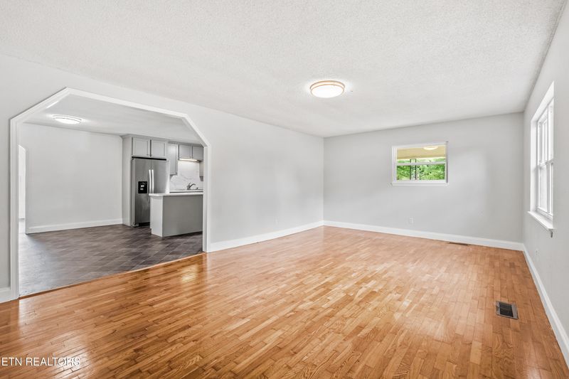224 Meadow Ln, Sweetwater, TN 37874