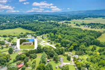 224 Old Clover Hill Rd, Maryville, TN 37803