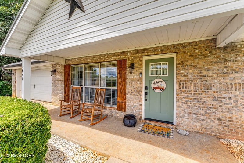 224 Old Clover Hill Rd, Maryville, TN 37803