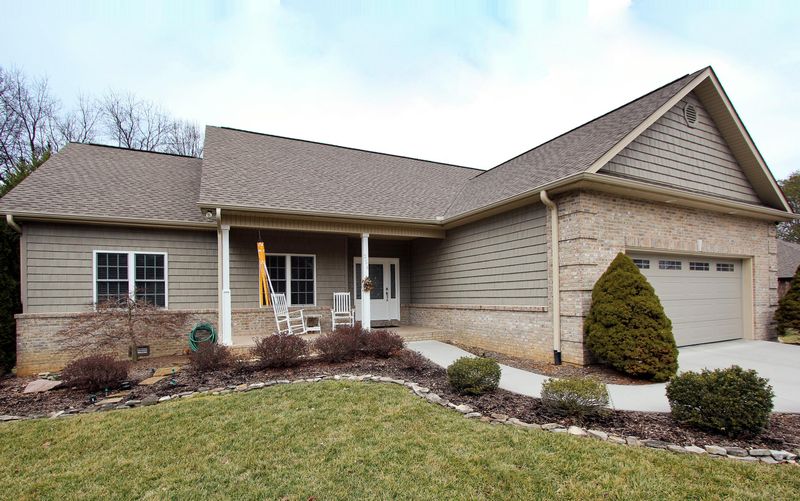 224 Oligi Cir, Loudon, TN 37774