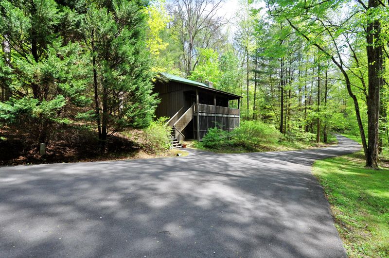 224 Penni Ln, Townsend, TN 37882