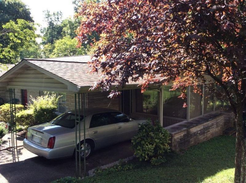 224 Sarvis Dr, Knoxville, TN 37920