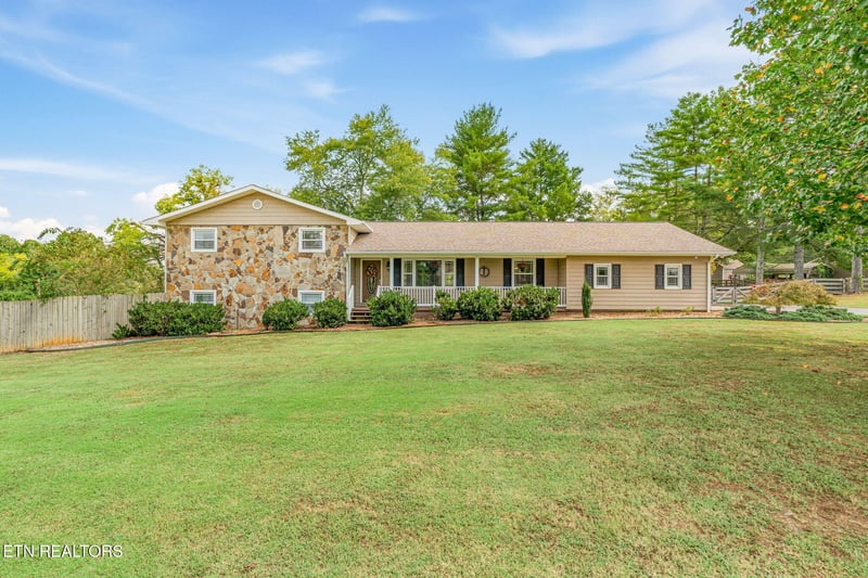 224 Springvale Ln, Rockford, TN 37853