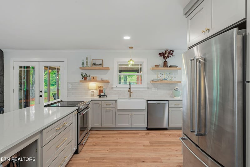 224 Springvale Ln, Rockford, TN 37853
