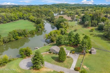 224 Springvale Ln, Rockford, TN 37853
