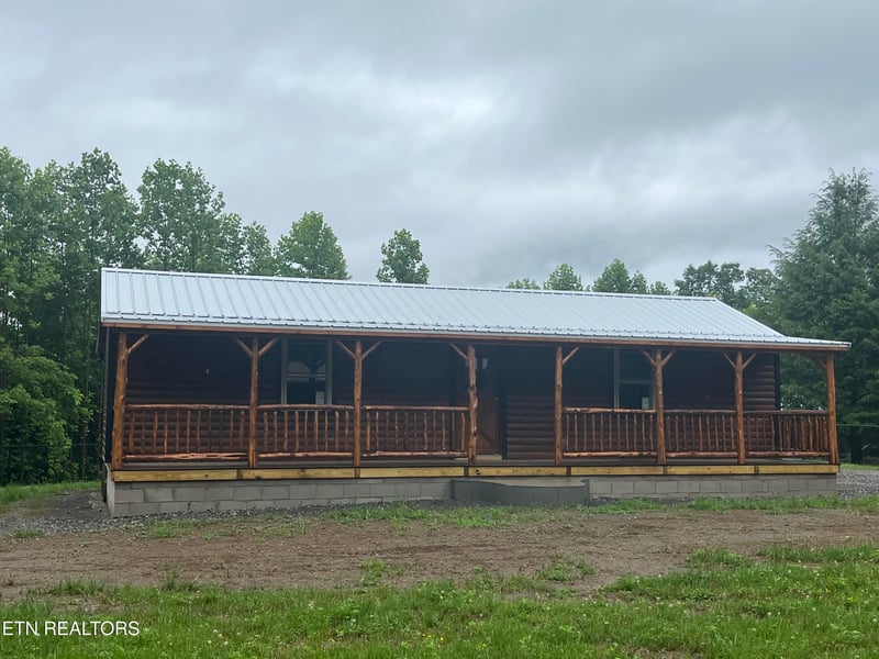 2240 Mt Pleasant Rd, Vonore, TN 37885
